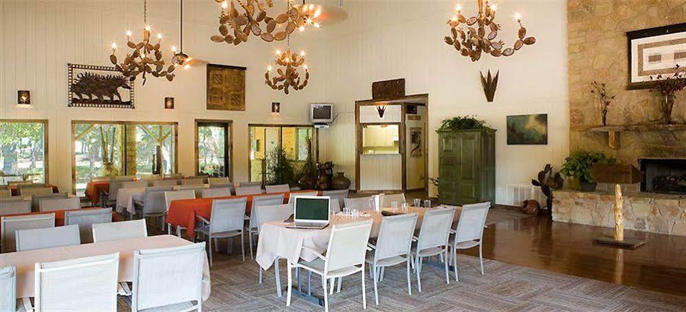 Rustic Creek Ranch Resort At North Jellystone Park Берлесон Екстер'єр фото